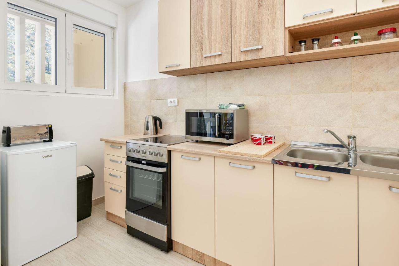 Apartment Pavle Котор Екстер'єр фото